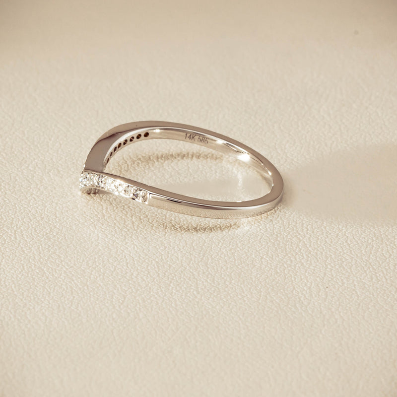 14ct White Gold Diamond Chevron Band