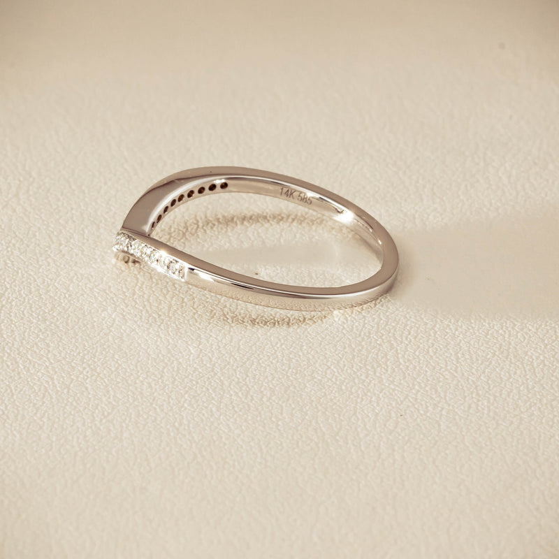 14ct White Gold Diamond Chevron Band