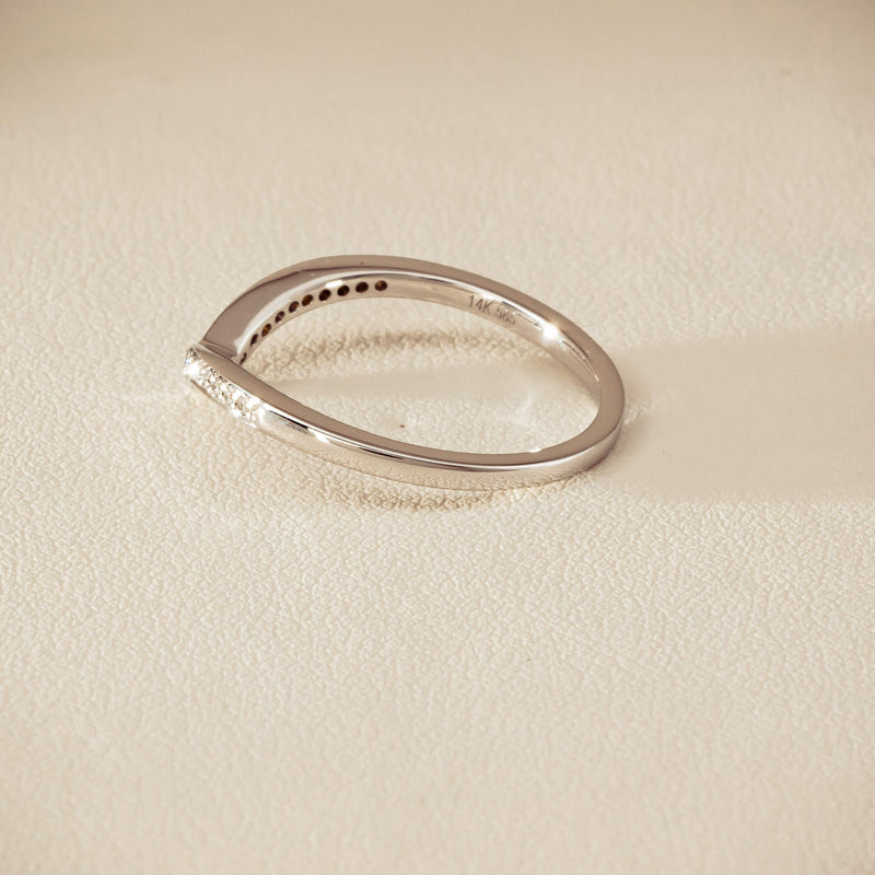 14ct White Gold Diamond Chevron Band