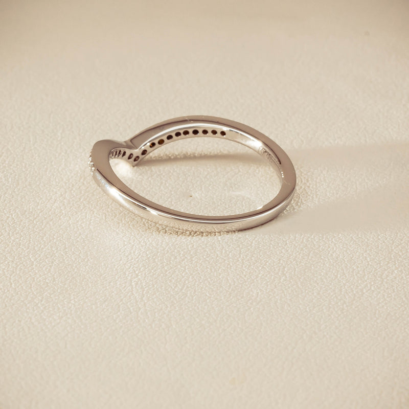 14ct White Gold Diamond Chevron Band