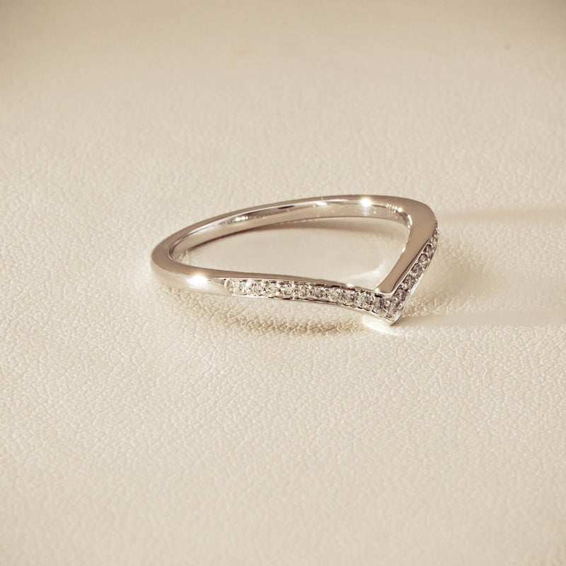 14ct White Gold Diamond Chevron Band