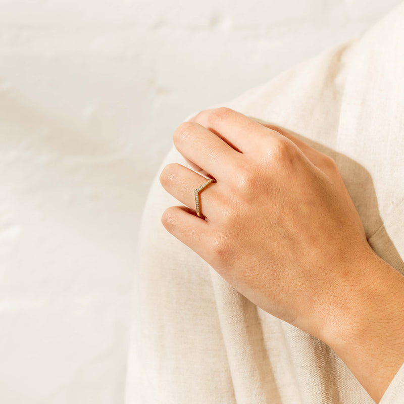 14ct Yellow Gold Diamond Chevron Band