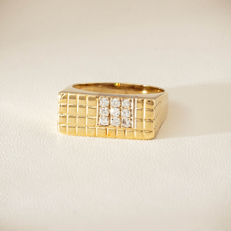 Deja Vu 14ct Yellow Gold .22ct Diamond Signet Ring