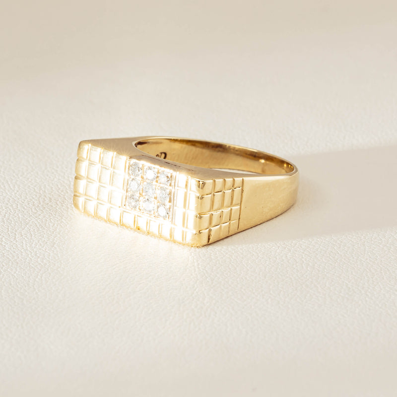 Deja Vu 14ct Yellow Gold .22ct Diamond Signet Ring