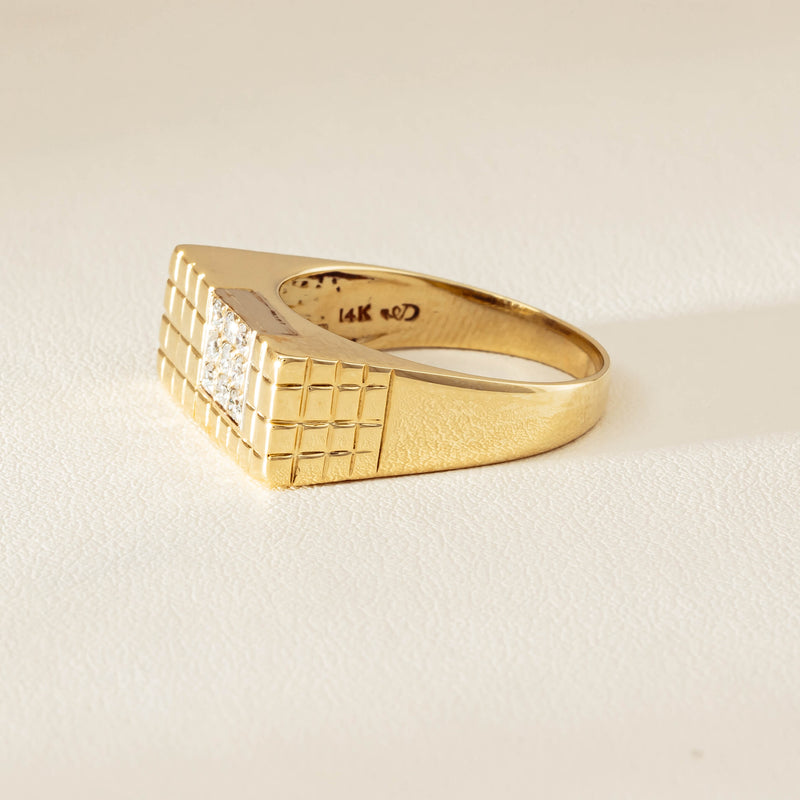 Deja Vu 14ct Yellow Gold .22ct Diamond Signet Ring