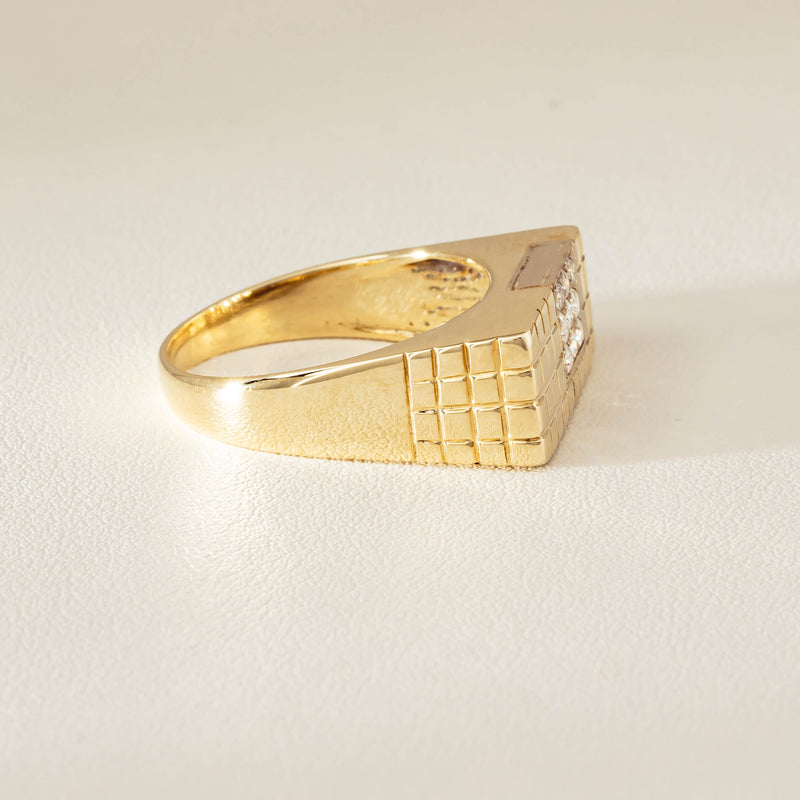 Deja Vu 14ct Yellow Gold .22ct Diamond Signet Ring
