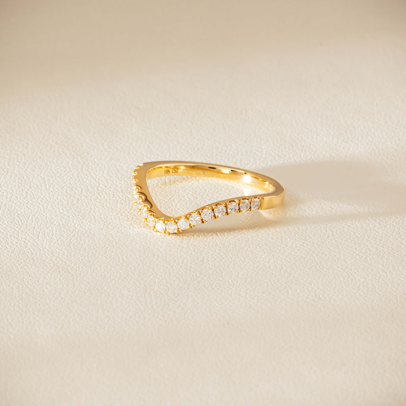 18ct Yellow Gold .30ct Diamond Curved Bella Band