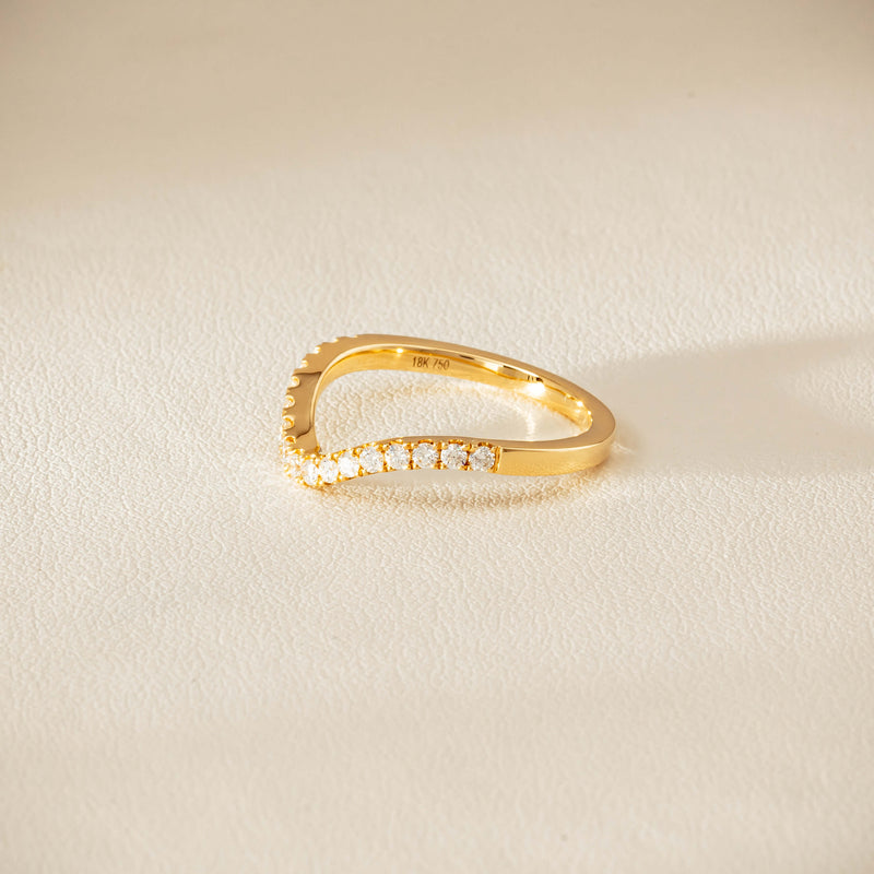 18ct Yellow Gold .30ct Diamond Curved Bella Band