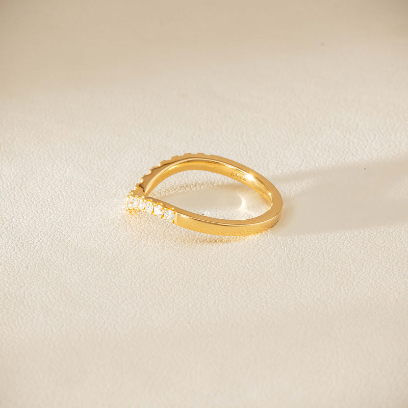 18ct Yellow Gold .30ct Diamond Curved Bella Band