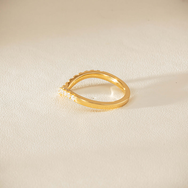 18ct Yellow Gold .30ct Diamond Curved Bella Band
