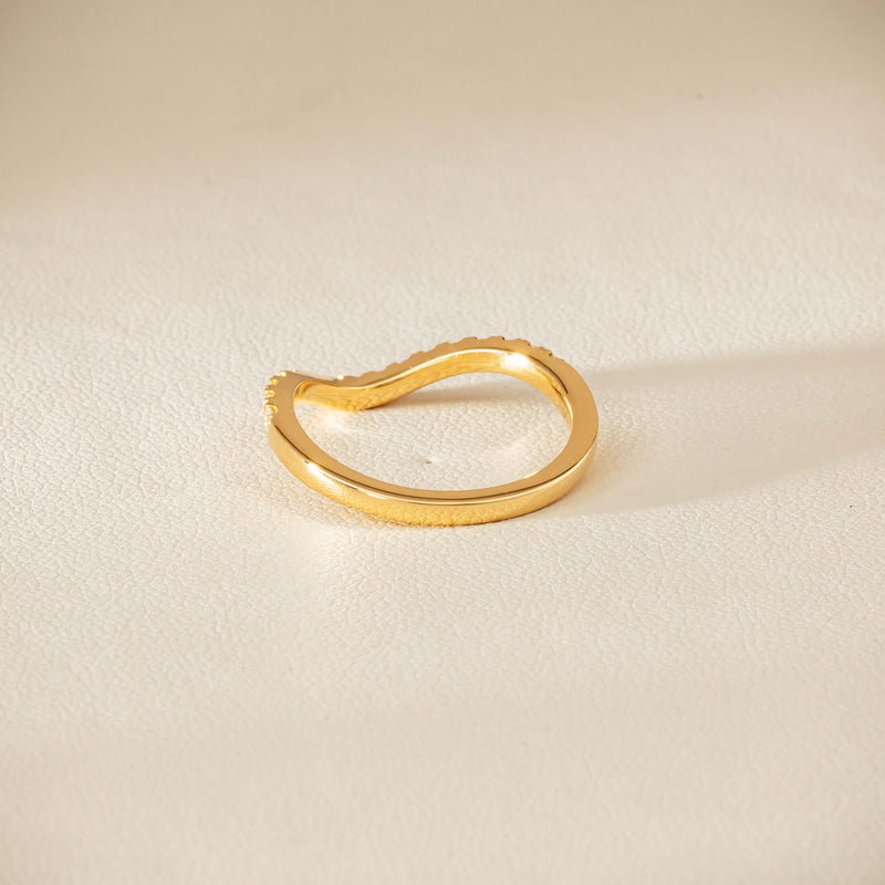 18ct Yellow Gold .30ct Diamond Curved Bella Band