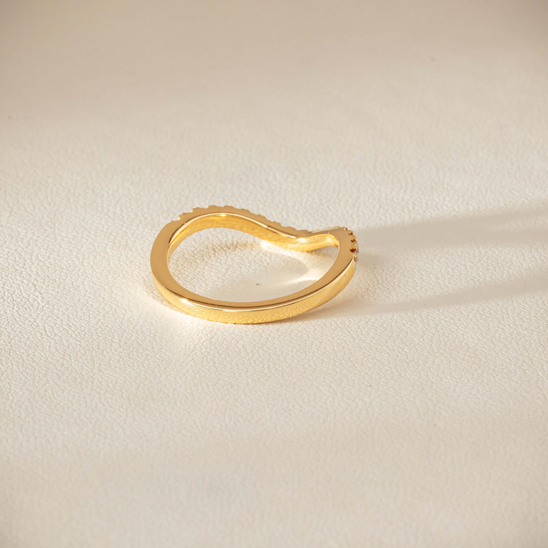 18ct Yellow Gold .30ct Diamond Curved Bella Band