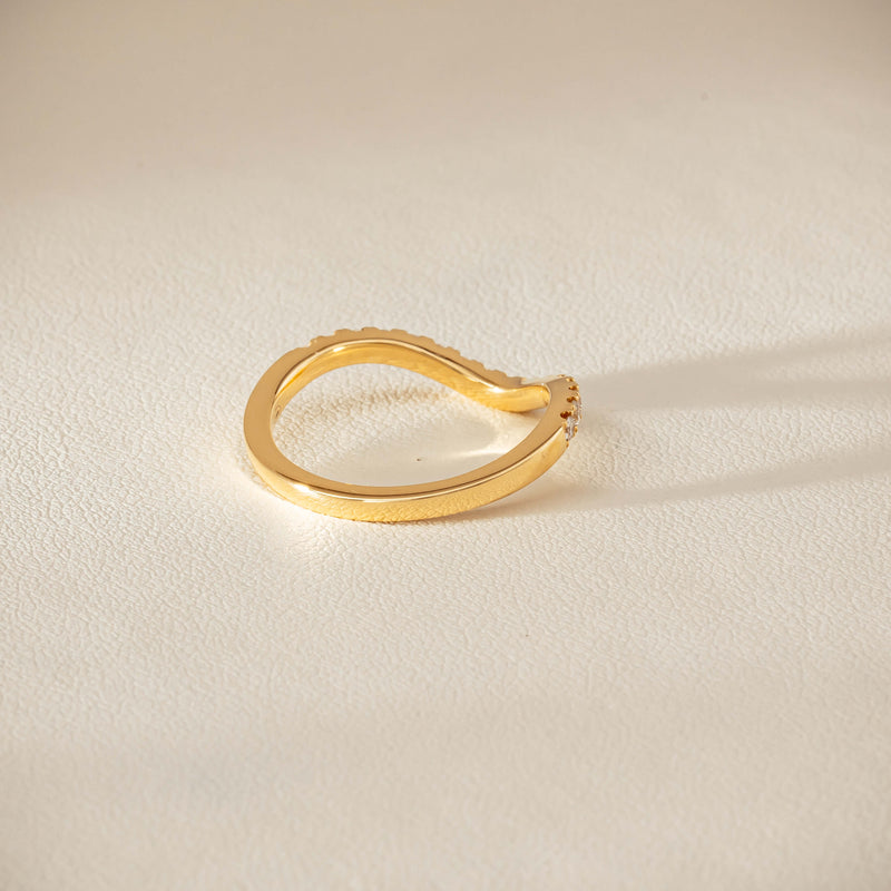 18ct Yellow Gold .30ct Diamond Curved Bella Band