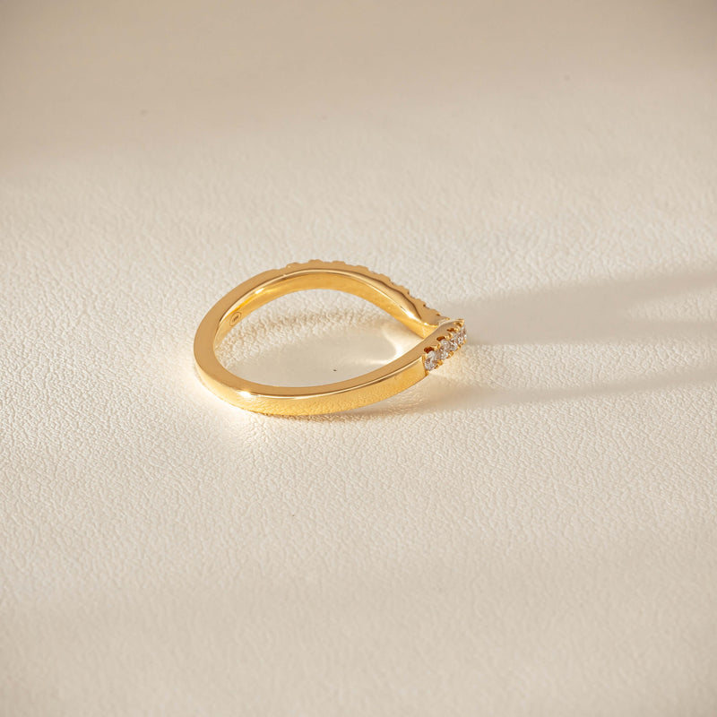 18ct Yellow Gold .30ct Diamond Curved Bella Band