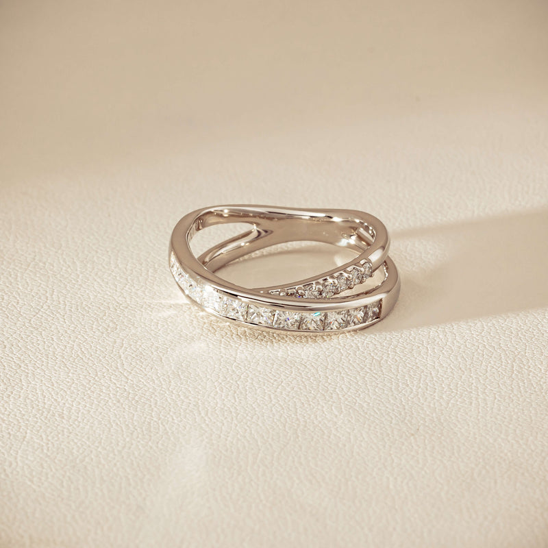 Deja Vu Platinum 1.00ct Diamond Crossover Ring