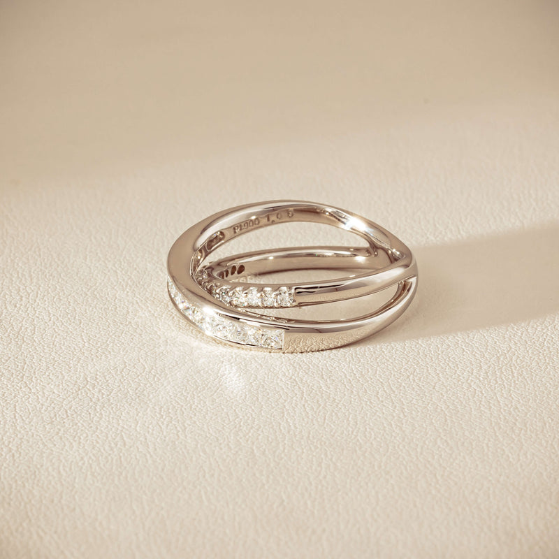 Deja Vu Platinum 1.00ct Diamond Crossover Ring