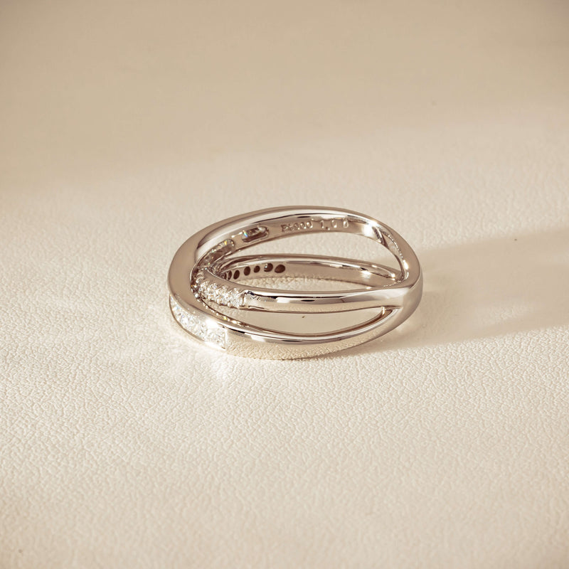 Deja Vu Platinum 1.00ct Diamond Crossover Ring
