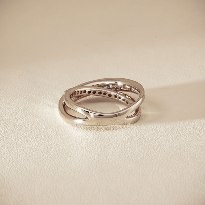 Deja Vu Platinum 1.00ct Diamond Crossover Ring