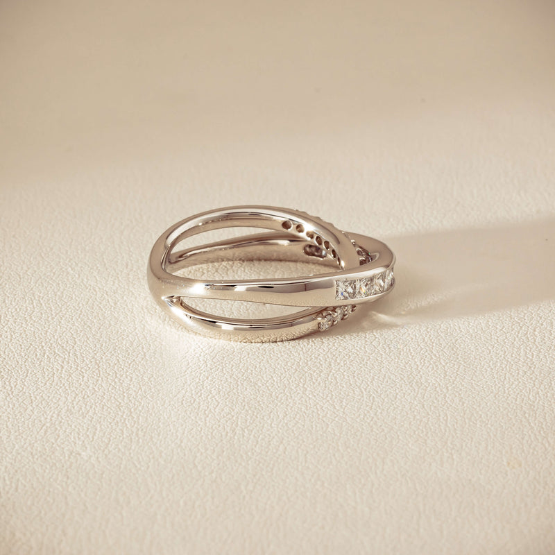 Deja Vu Platinum 1.00ct Diamond Crossover Ring