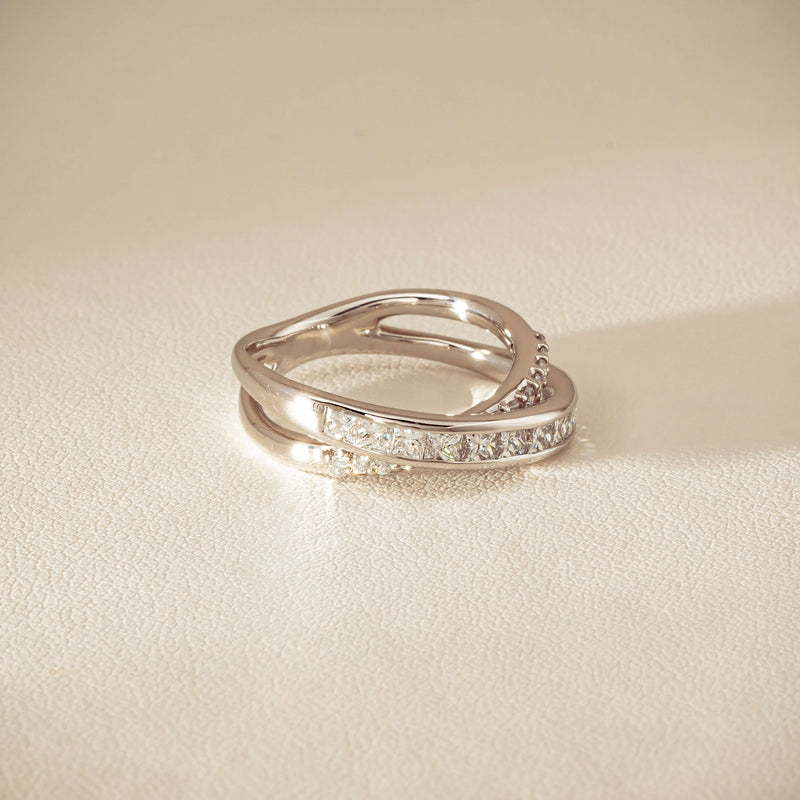 Deja Vu Platinum 1.00ct Diamond Crossover Ring