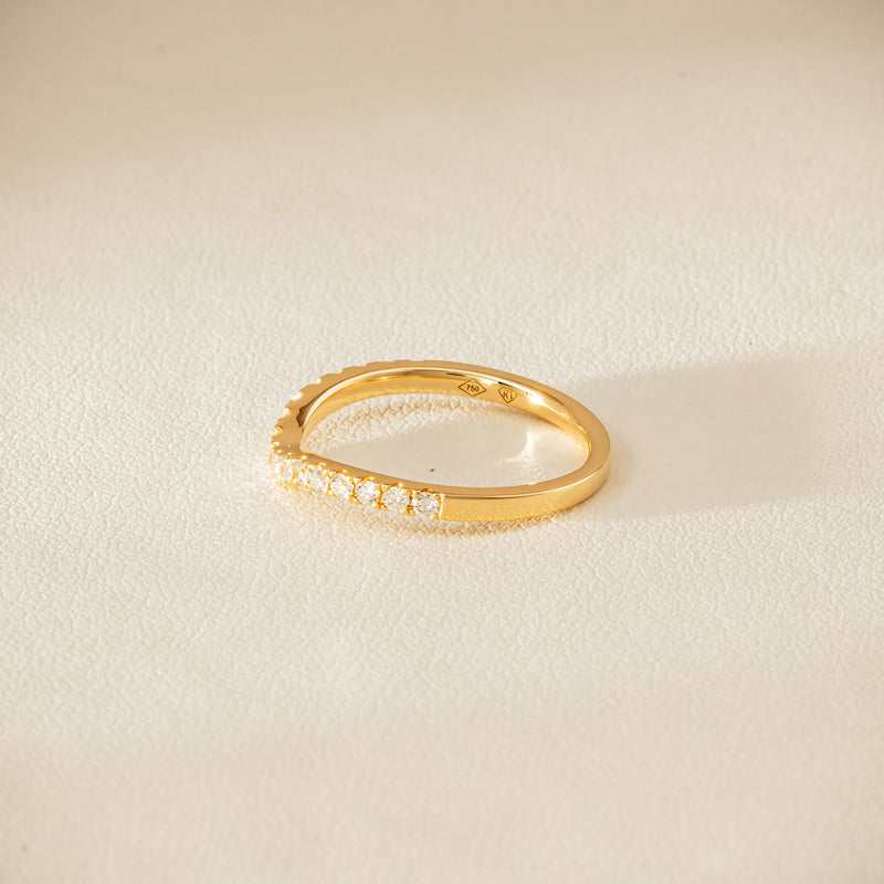 18ct Yellow Gold .30ct Diamond-Set Curved Band