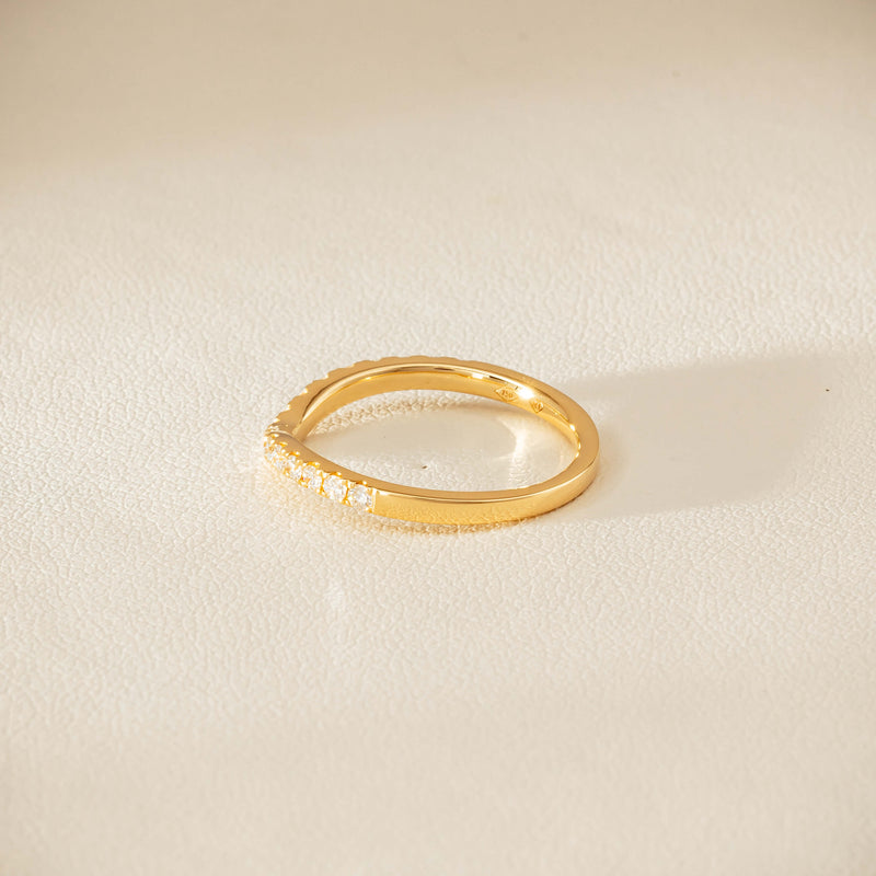 18ct Yellow Gold .30ct Diamond-Set Curved Band