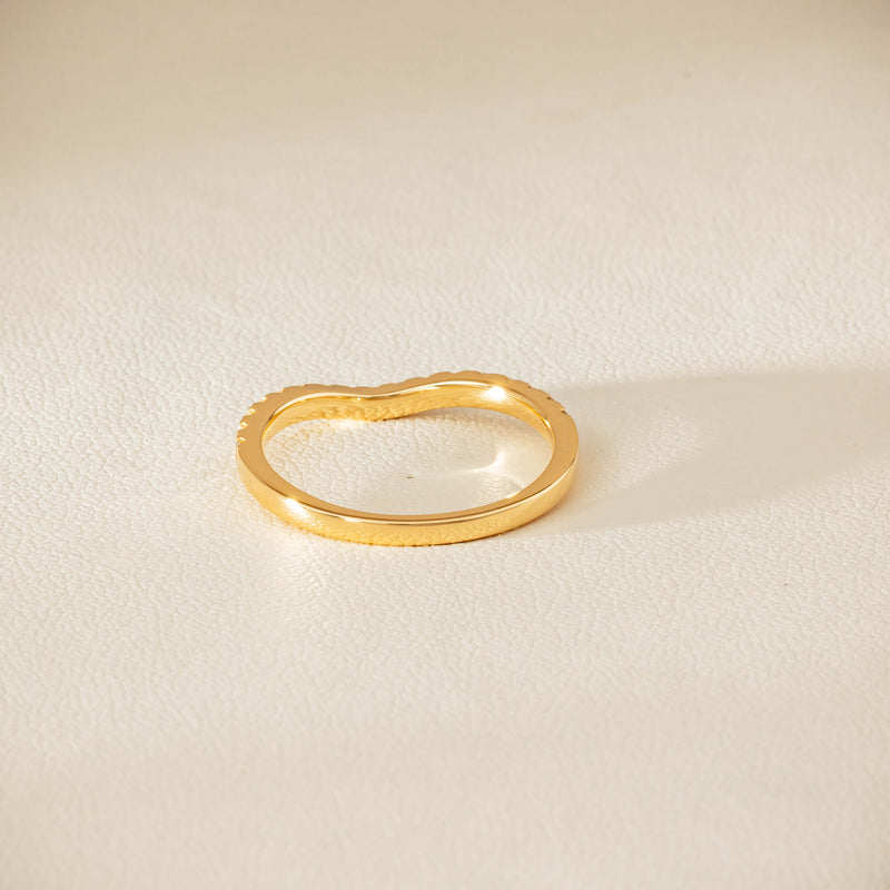18ct Yellow Gold .30ct Diamond-Set Curved Band