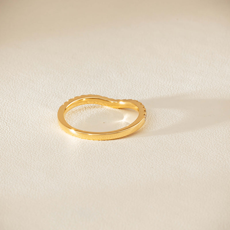 18ct Yellow Gold .30ct Diamond-Set Curved Band