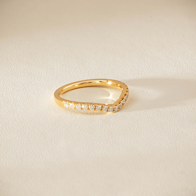 18ct Yellow Gold .30ct Diamond-Set Curved Band