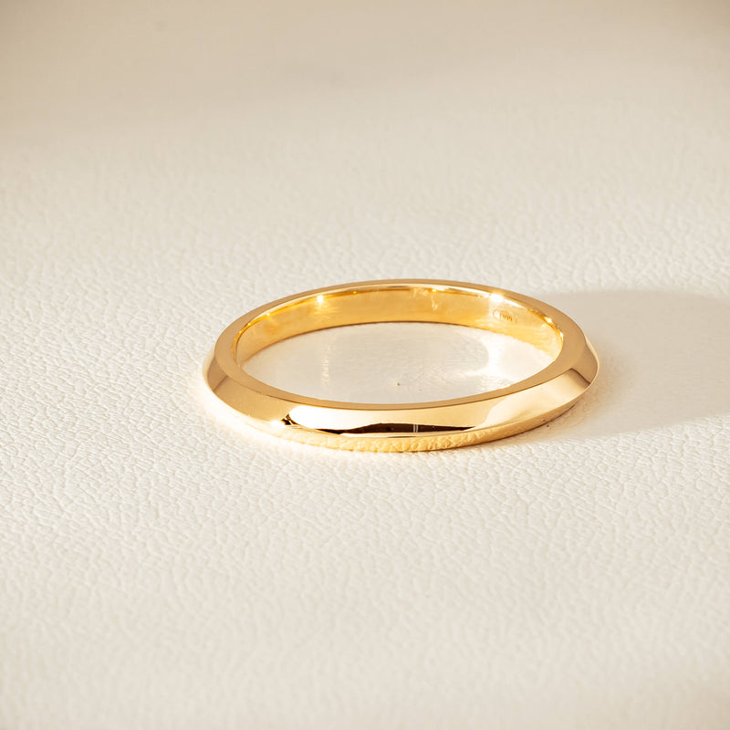 18ct Yellow Gold Venetian Band - Ring - Walker & Hall