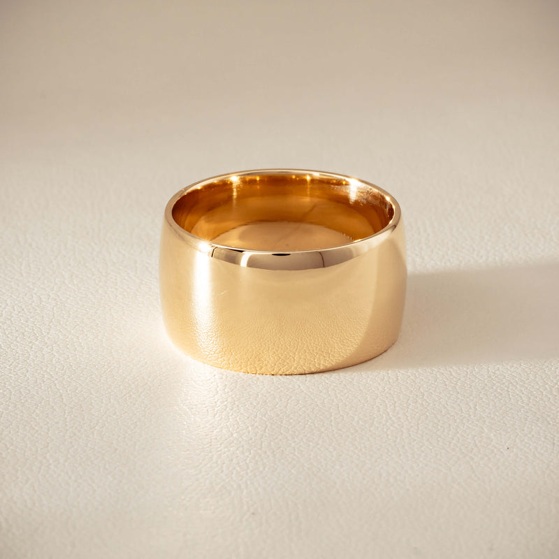 Deja Vu 10ct Yellow Gold Comfort Curve Barrel Ring