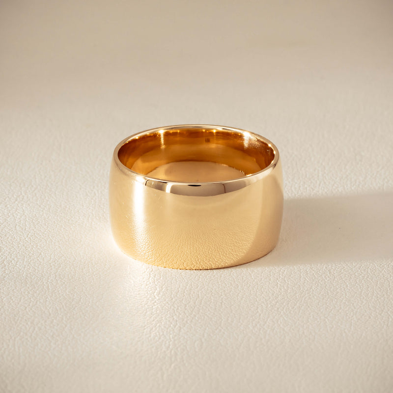 Deja Vu 10ct Yellow Gold Comfort Curve Barrel Ring