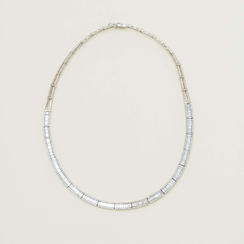 Deja Vu 18ct White Gold 10.00ct Diamond Graduated Necklace