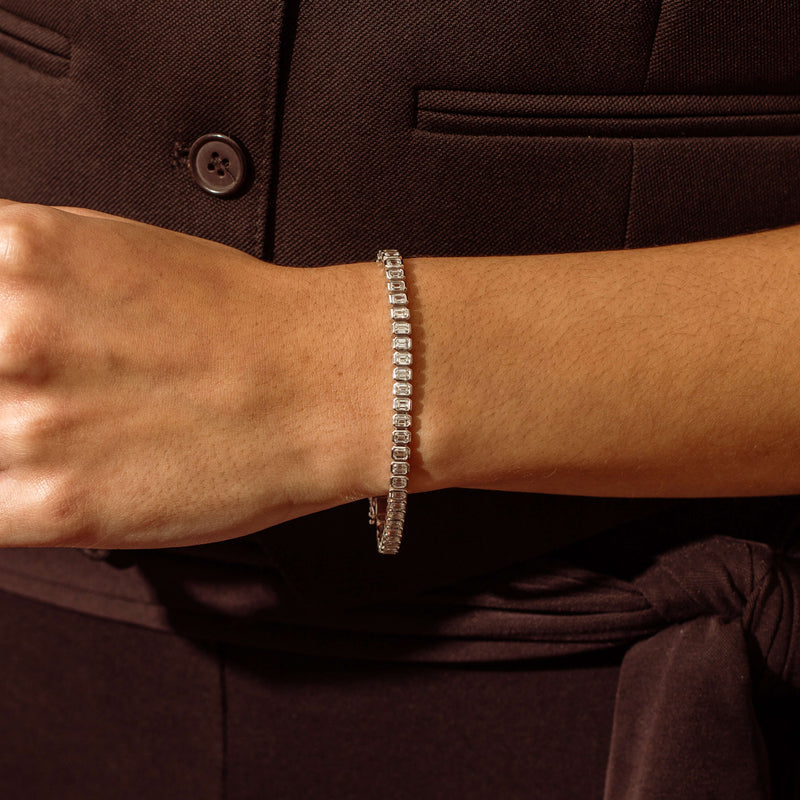 18ct White Gold 5.47ct Emerald-Cut Diamond Tennis Bracelet - Bracelet - Walker & Hall