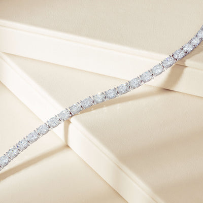 18ct White Gold 14.62ct Oval Diamond Panorama Bracelet - Bracelet - Walker & Hall
