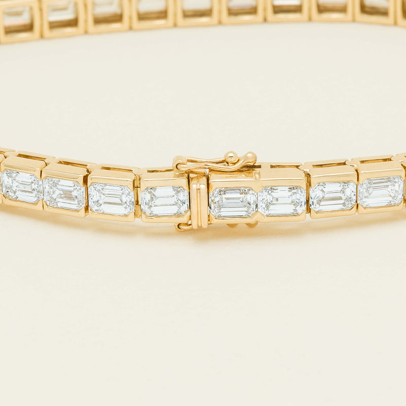 18ct Yellow Gold 12.52ct Emerald-Cut Diamond Bezel Bracelet