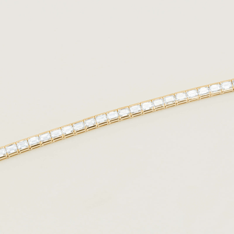 18ct Yellow Gold 12.52ct Emerald-Cut Diamond Bezel Bracelet