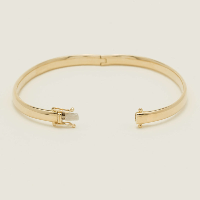 9ct Yellow Gold 4.5mm Hinged Bangle - Bracelet - Walker & Hall