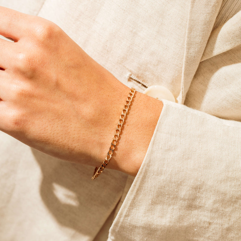 Deja Vu 9ct Rose Gold 3.3mm Curb Link Bracelet 18cm - Bracelet - Walker & Hall