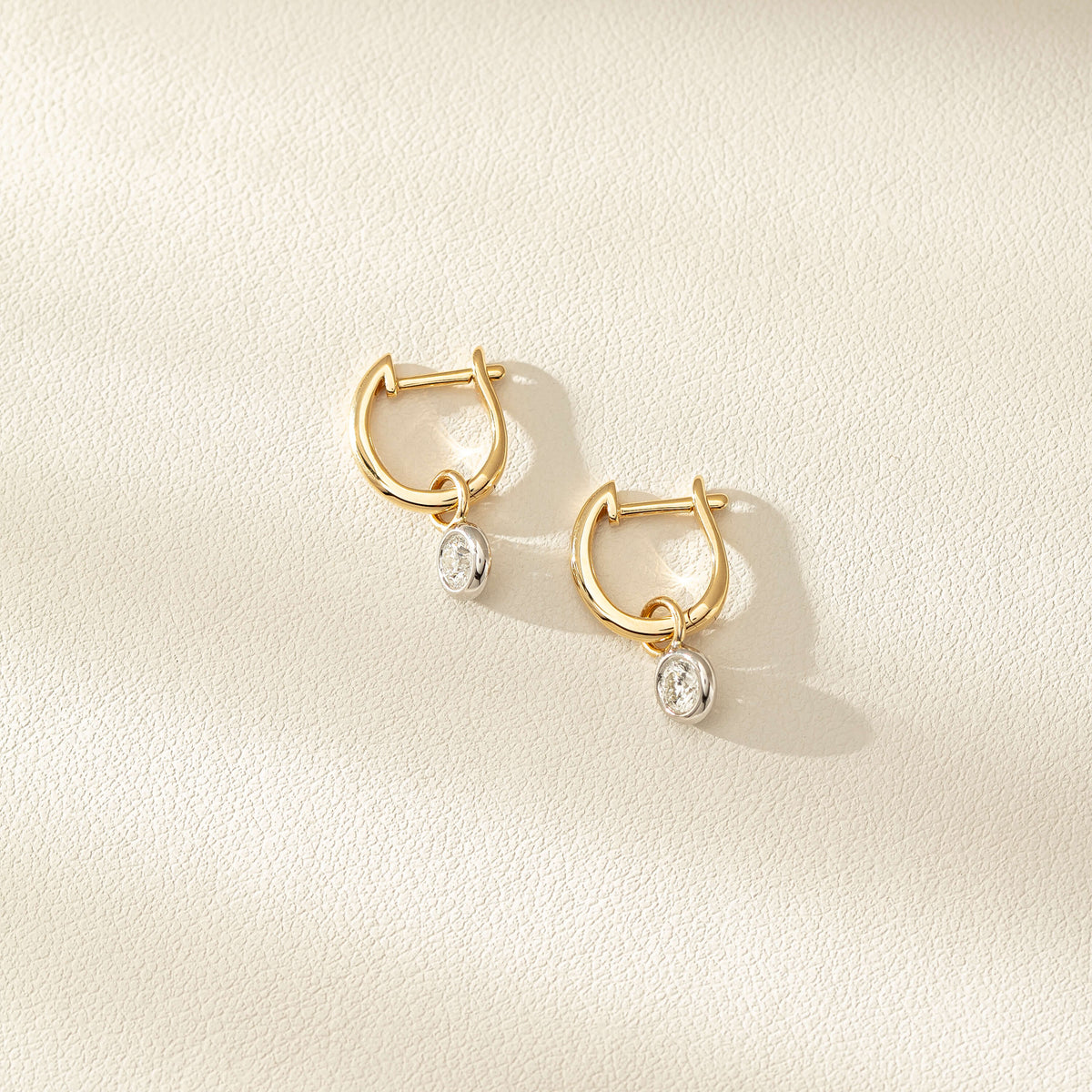 Yellow gold Cosy earrings with Natalia diamond drops