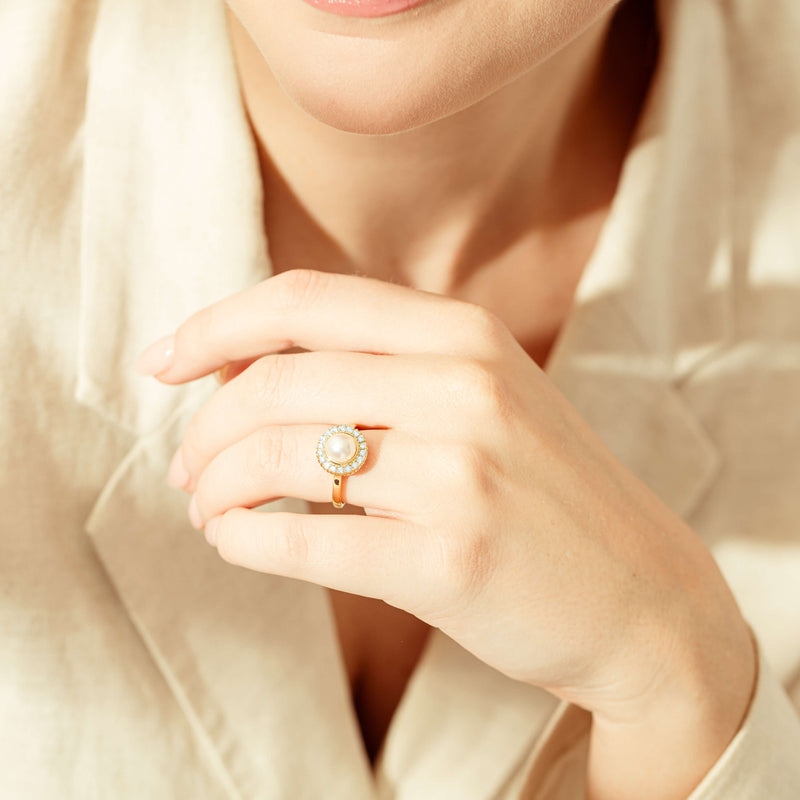 18ct Yellow Gold 7mm Akoya Pearl & Diamond Daisy Ring