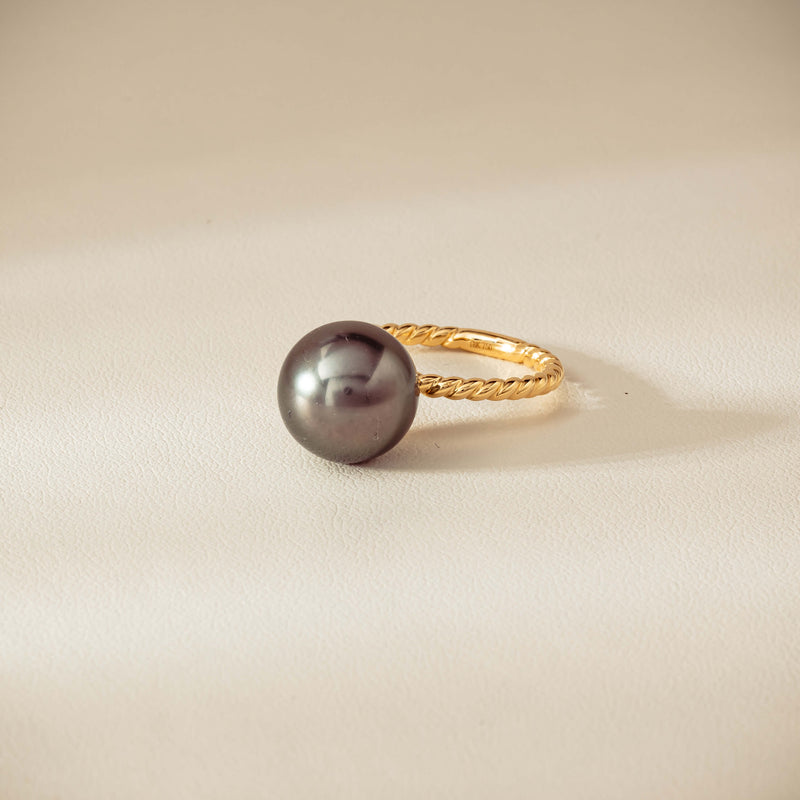 18ct Yellow Gold 12mm Black Pearl Twine Ring - Ring - Walker & Hall