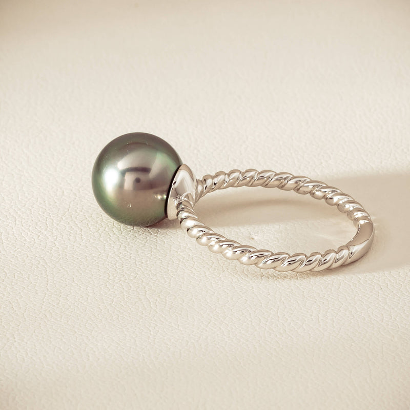 18ct White Gold 10mm Black Pearl Twine Ring - Ring - Walker & Hall