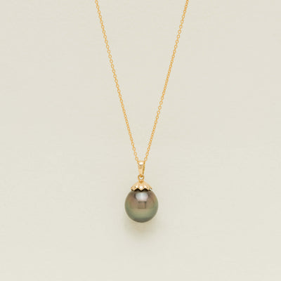 18ct Yellow Gold 12.3mm Black Pearl Drop Pendant - Necklace - Walker & Hall