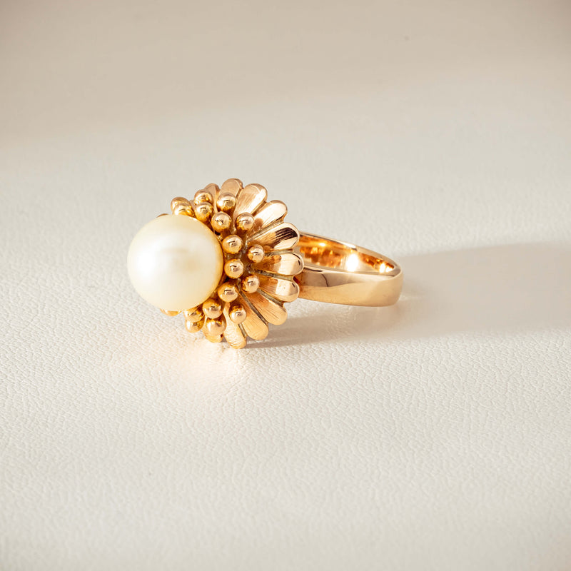 Vintage 14ct Yellow Gold 9mm Akoya Pearl Flower Ring