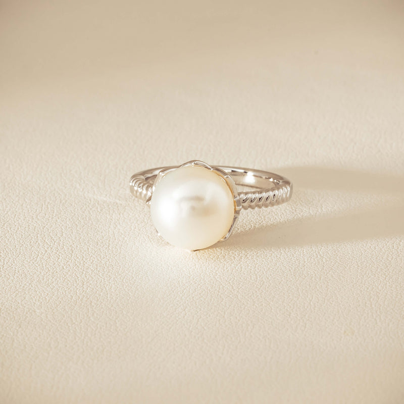 18ct White Gold 10.6mm South Sea Pearl Selene Ring