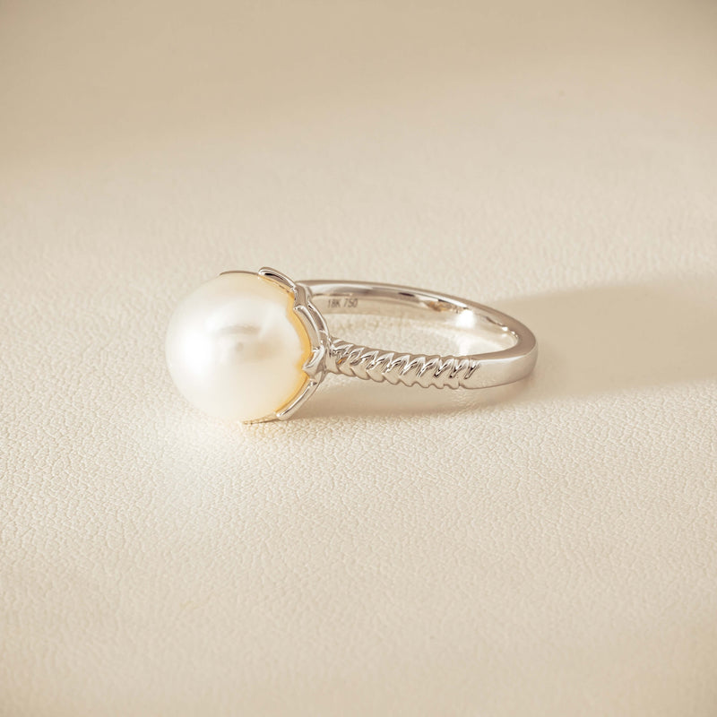 18ct White Gold 10.6mm South Sea Pearl Selene Ring