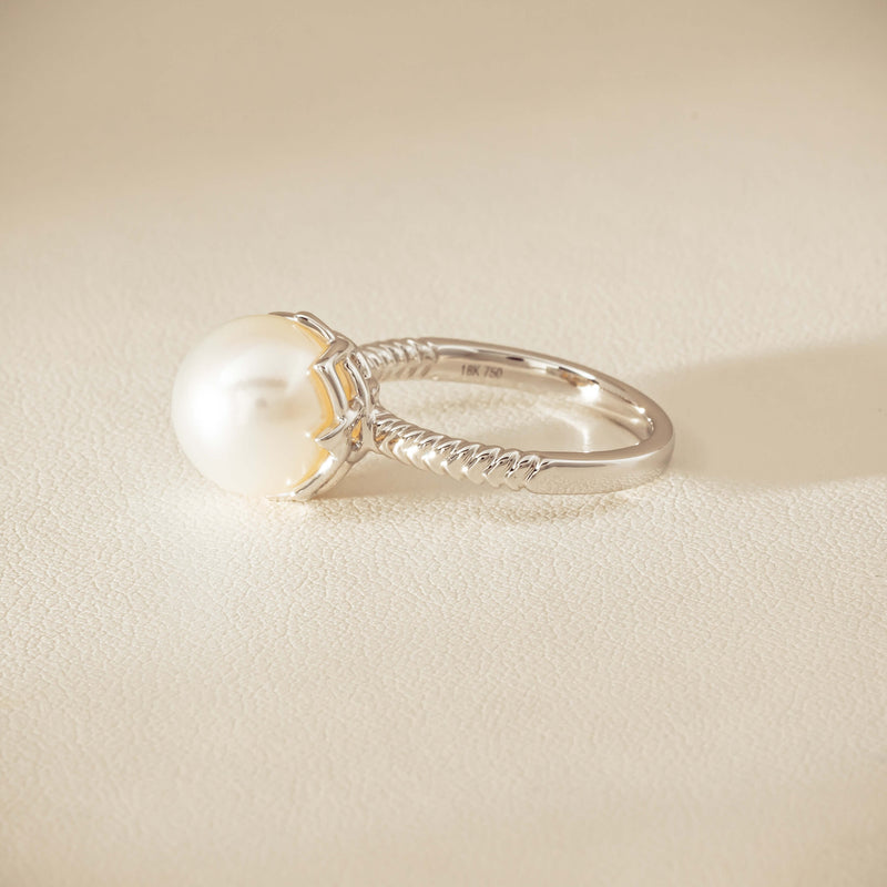 18ct White Gold 10.6mm South Sea Pearl Selene Ring