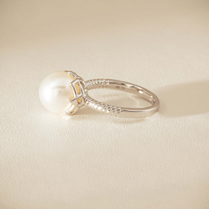 18ct White Gold 10.6mm South Sea Pearl Selene Ring