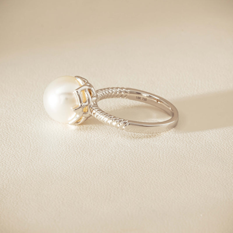 18ct White Gold 10.6mm South Sea Pearl Selene Ring